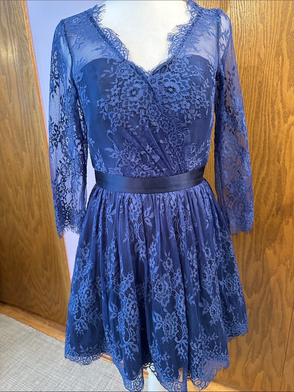 Chi Chi London Navy Lace V-Neck Fit & Flare Dress size 6.